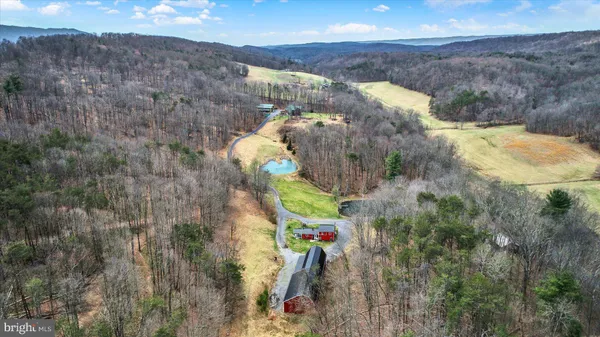 $1,399,500 | 1560 Rhine Hollow Road, East Waterford, PA 17021