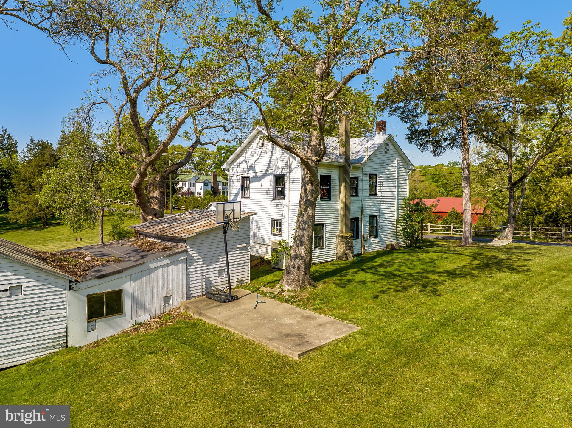 8213 Wolf Run Shoals Road Clifton, VA 20124 - Photo 16 of 25