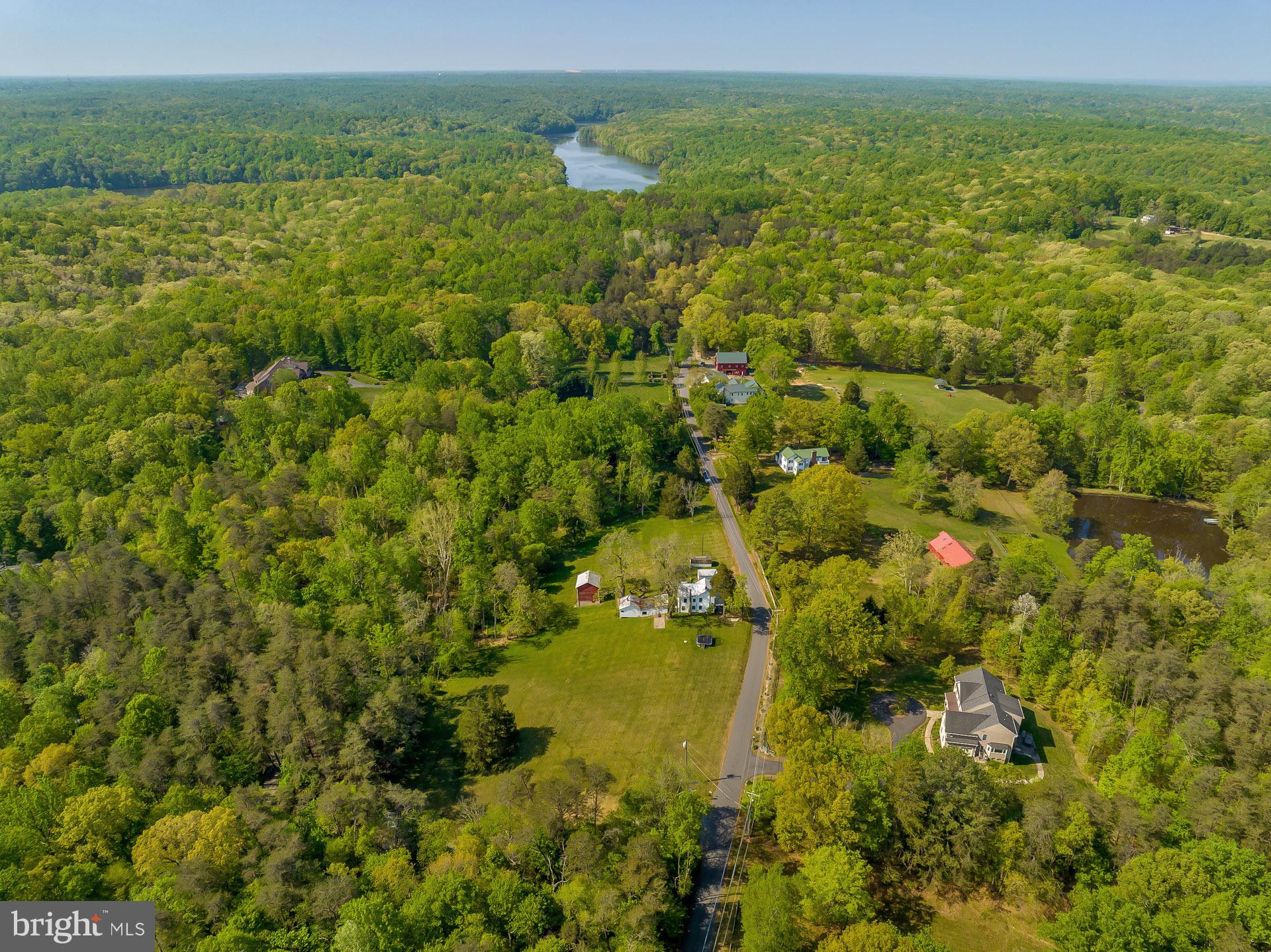 8213 Wolf Run Shoals Road Clifton, VA 20124 - Photo 2 of 25