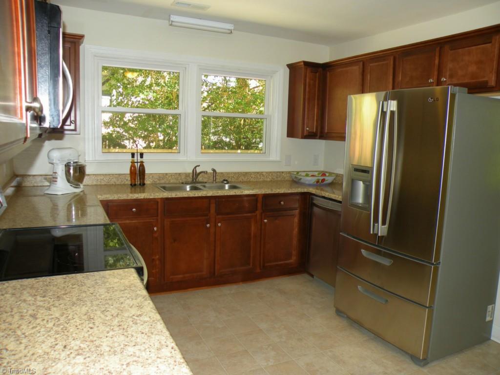 5685 Sweetbriar Road Pfafftown, NC 27040 - Photo 8 of 24 Gallery Image 8