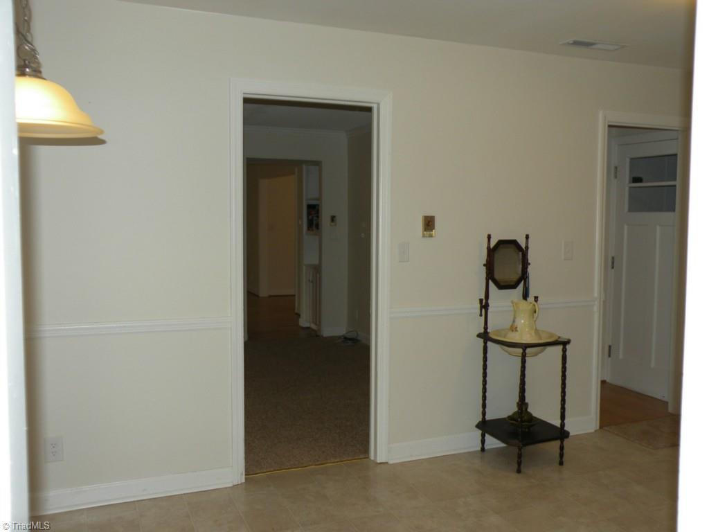 5685 Sweetbriar Road Pfafftown, NC 27040 - Photo 10 of 24 Gallery Image 10
