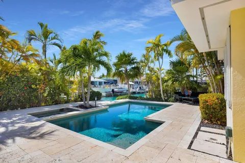 $2,995,000 | 20920 5th Avenue West, Cudjoe, FL 33042