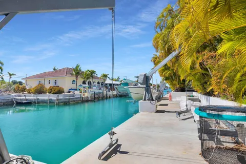 $2,995,000 | 20920 5th Avenue West, Cudjoe, FL 33042