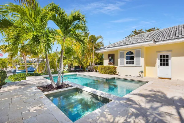 $2,995,000 | 20920 5th Avenue West, Cudjoe, FL 33042