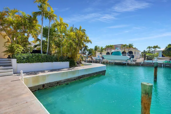 $2,995,000 | 20920 5th Avenue West, Cudjoe, FL 33042