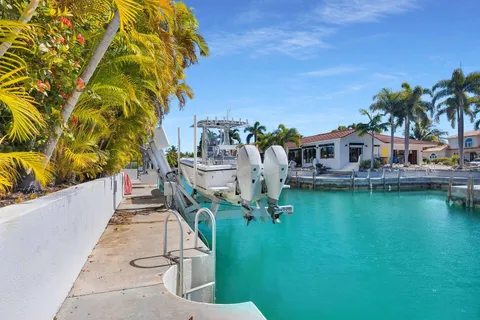 $2,995,000 | 20920 5th Avenue West, Cudjoe, FL 33042