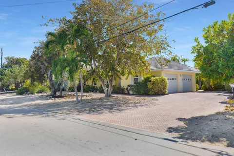 $2,995,000 | 20920 5th Avenue West, Cudjoe, FL 33042