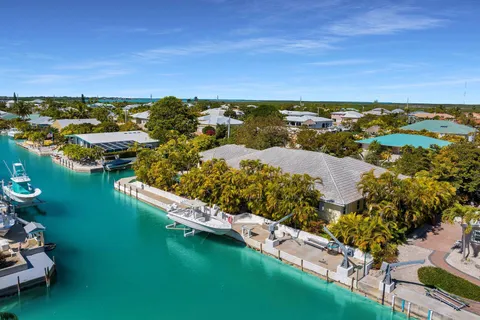 $2,995,000 | 20920 5th Avenue West, Cudjoe, FL 33042