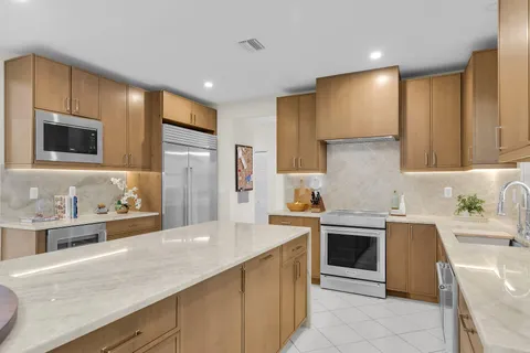 $2,995,000 | 20920 5th Avenue West, Cudjoe, FL 33042