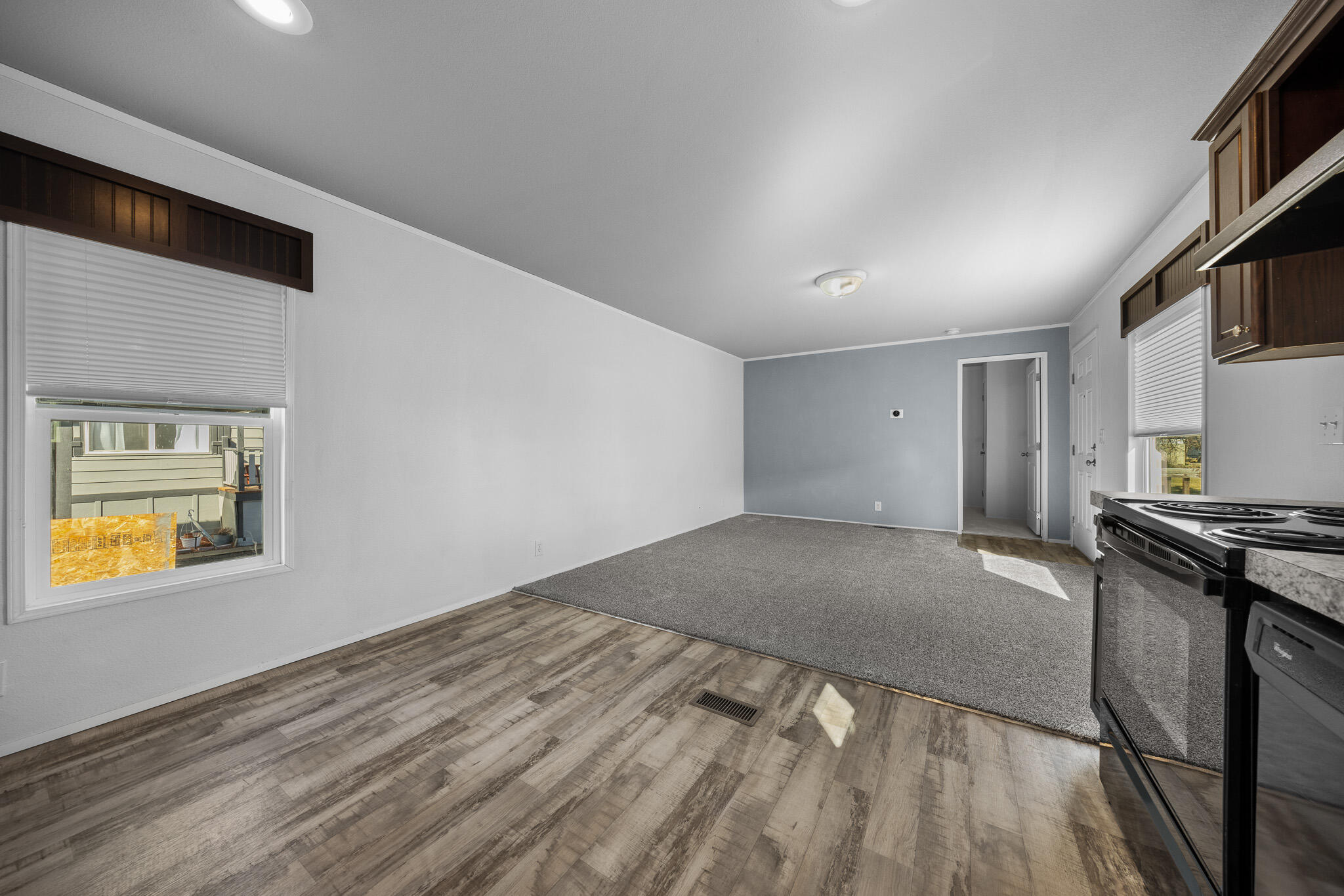 61292 Parrell Road, Unit 31 Bend, OR 97702 - Photo 3 of 11 _E0A8200