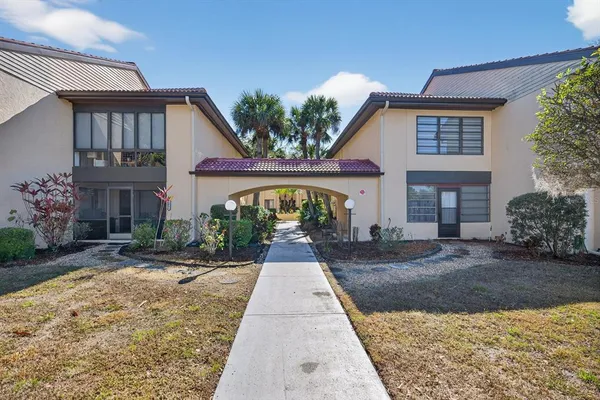 $170,000 | 1111 West Faith Circle, Unit 2006, Bradenton, FL 34212