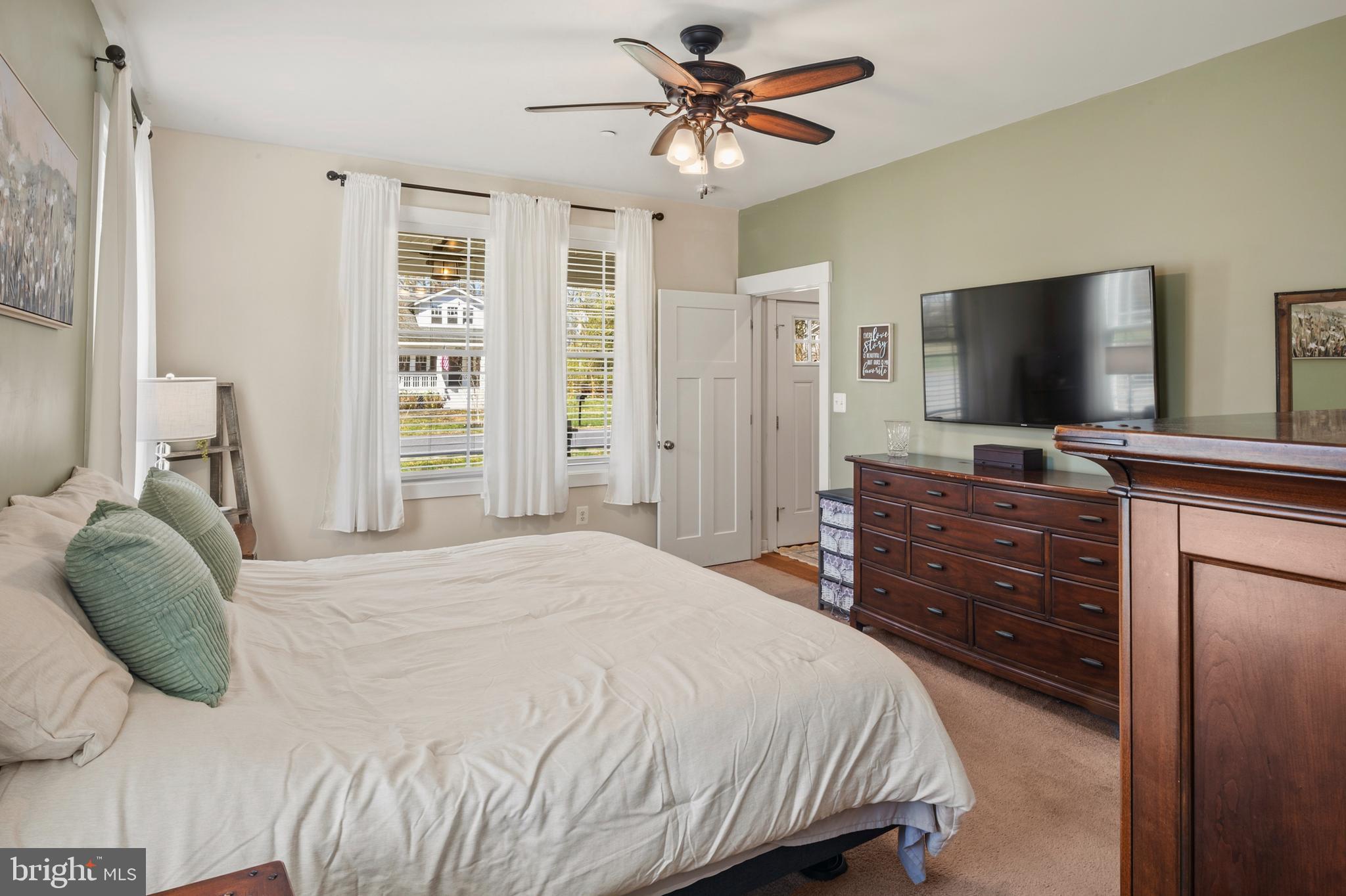 1002 Skiff Cove Road Edgewater, MD 21037 - Photo 19 of 47 Primary Bedroom