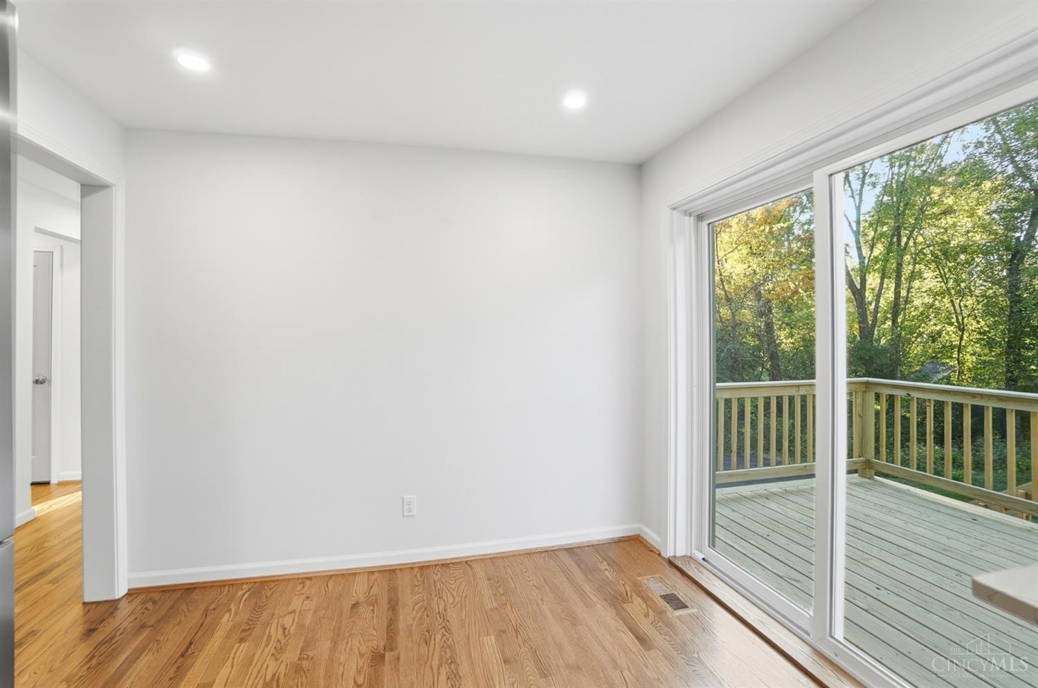 8743 Weller Road Montgomery, OH 45249 - Photo 16 of 33 Gallery Image 16