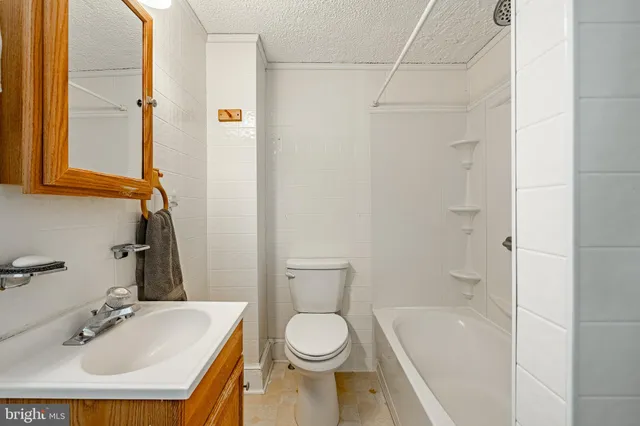 $465,000 | 33 South Merion Avenue, Bryn Mawr, PA 19010