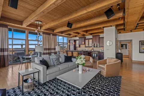$1,220,000 | 541 East Erie Street, Unit 302, Milwaukee, WI 53202