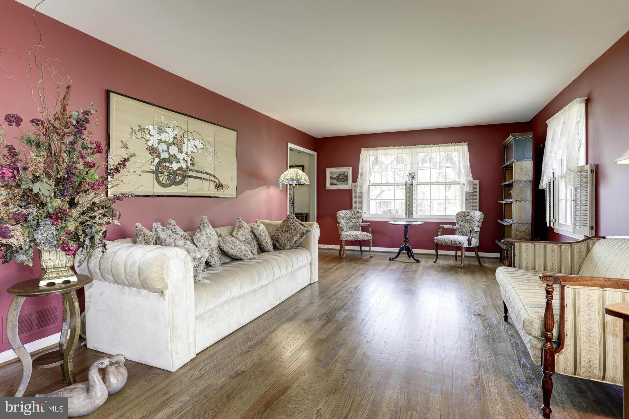 15819 Bond Mill Road Laurel, MD 20707 - Photo 6 of 30 Living Room