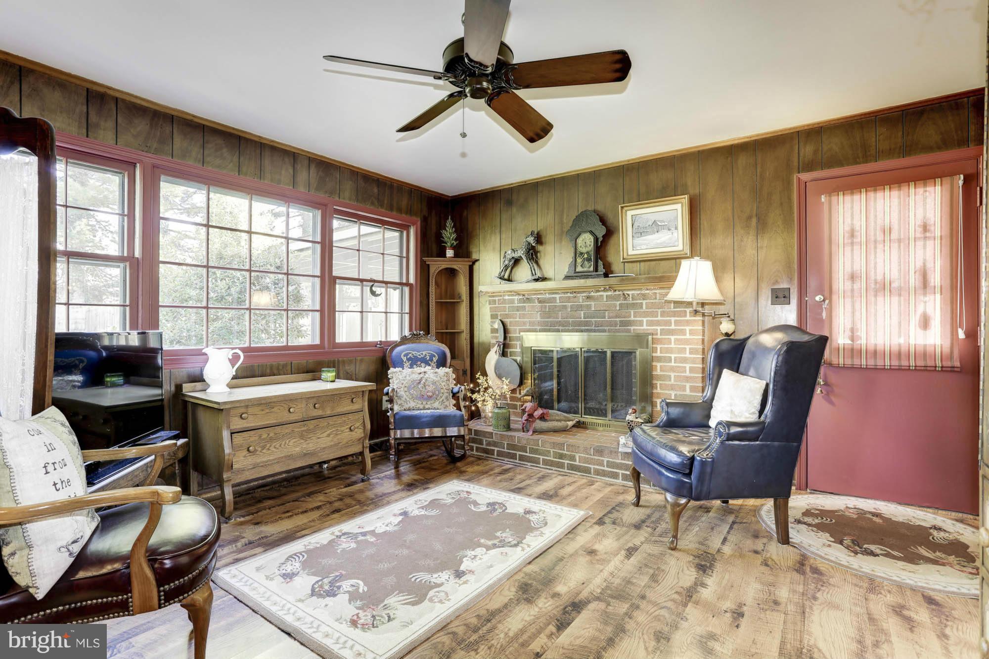15819 Bond Mill Road Laurel, MD 20707 - Photo 7 of 30 Family Room