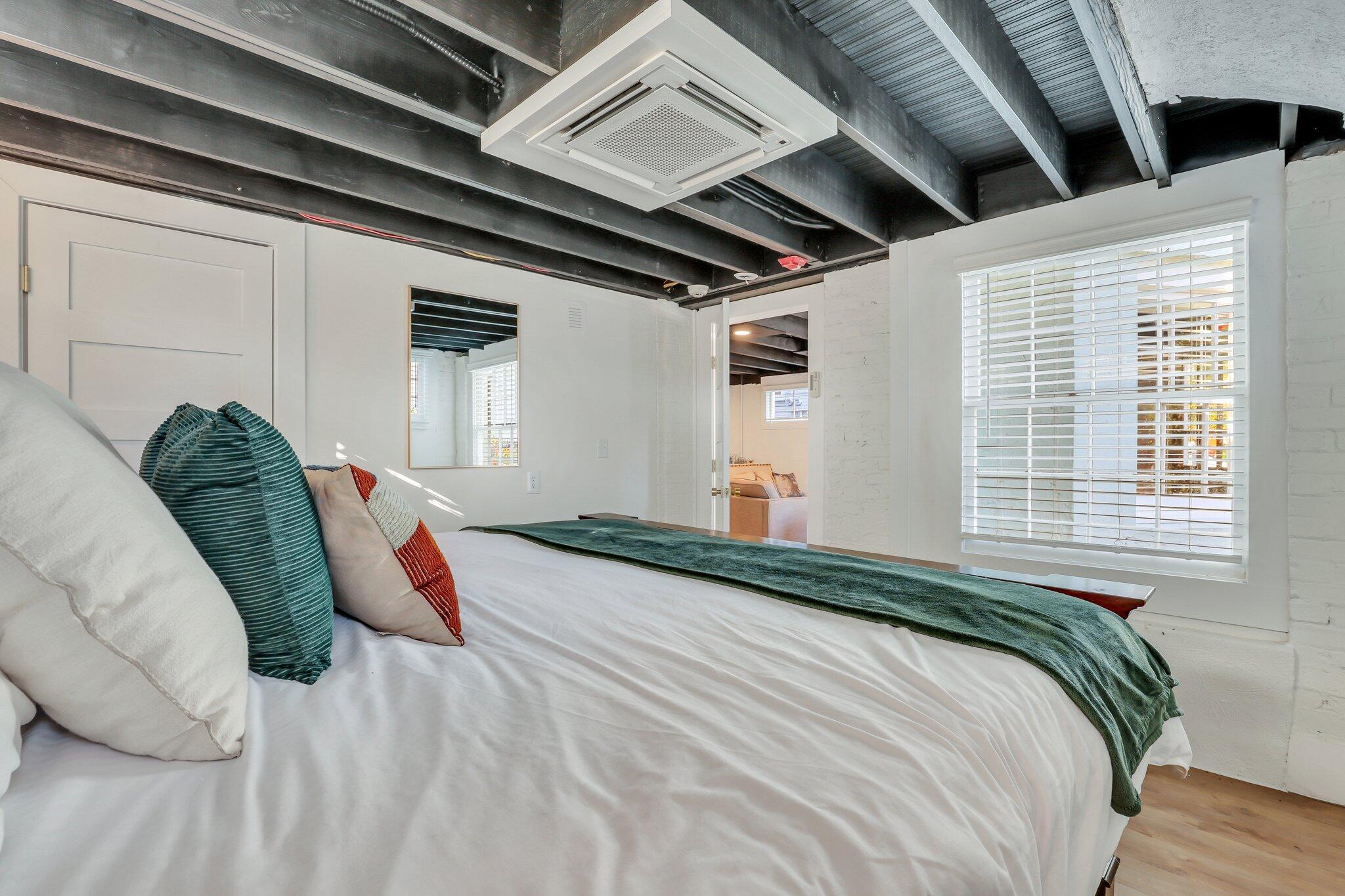 150 Spring Street Charleston, SC 29403 - Photo 28 of 130 30-web-or-mls-0O3A4474