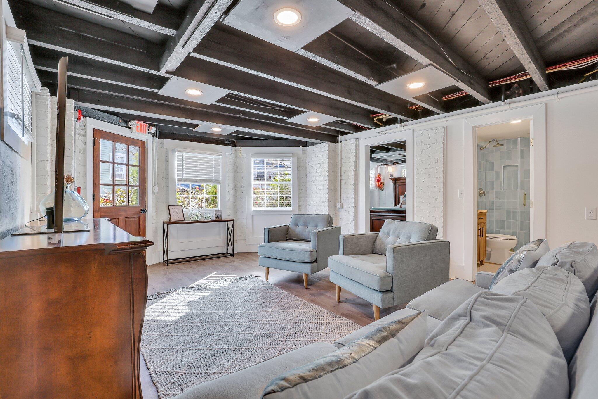 150 Spring Street Charleston, SC 29403 - Photo 29 of 130 15-web-or-mls-0O3A4384