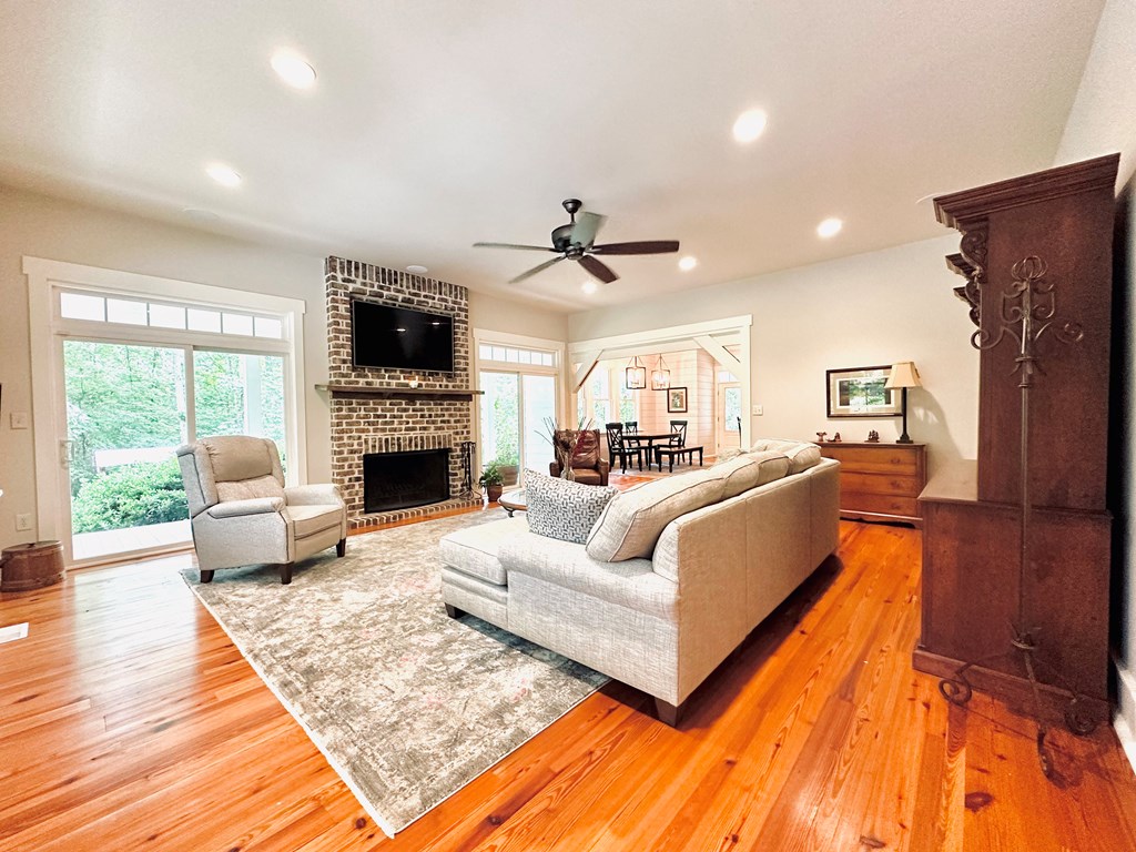 403 Gary Road Hodges, SC 29653 - Photo 18 of 91
