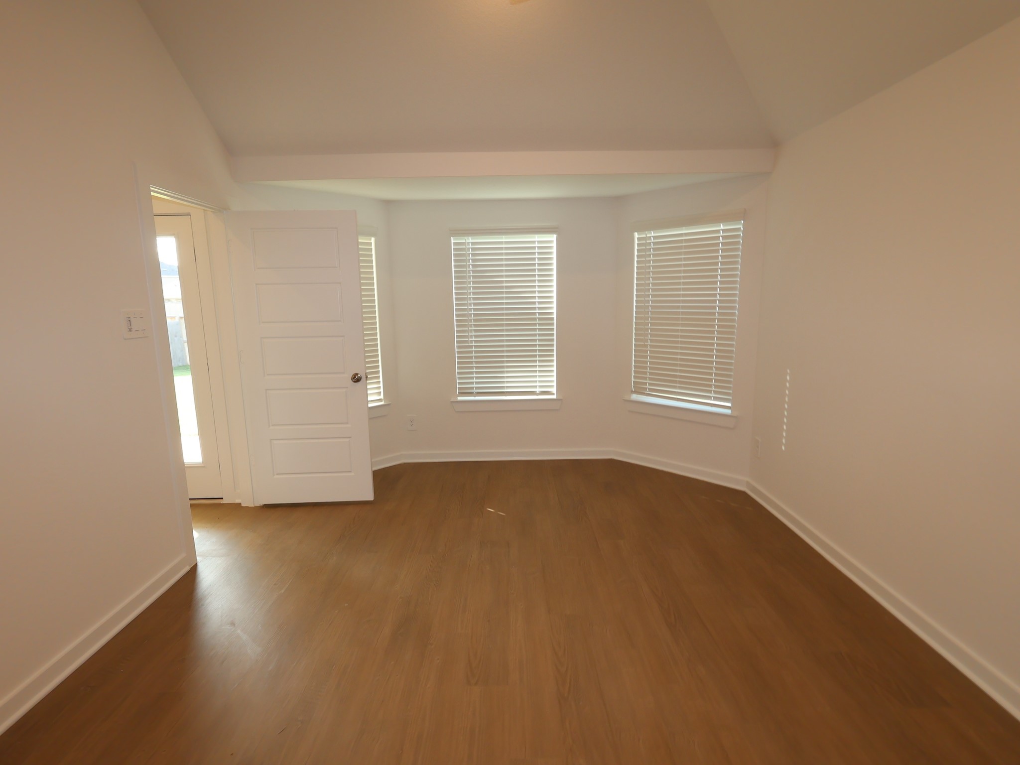 830 Falling Cave Drive Willis, TX 77378 - Photo 4 of 38