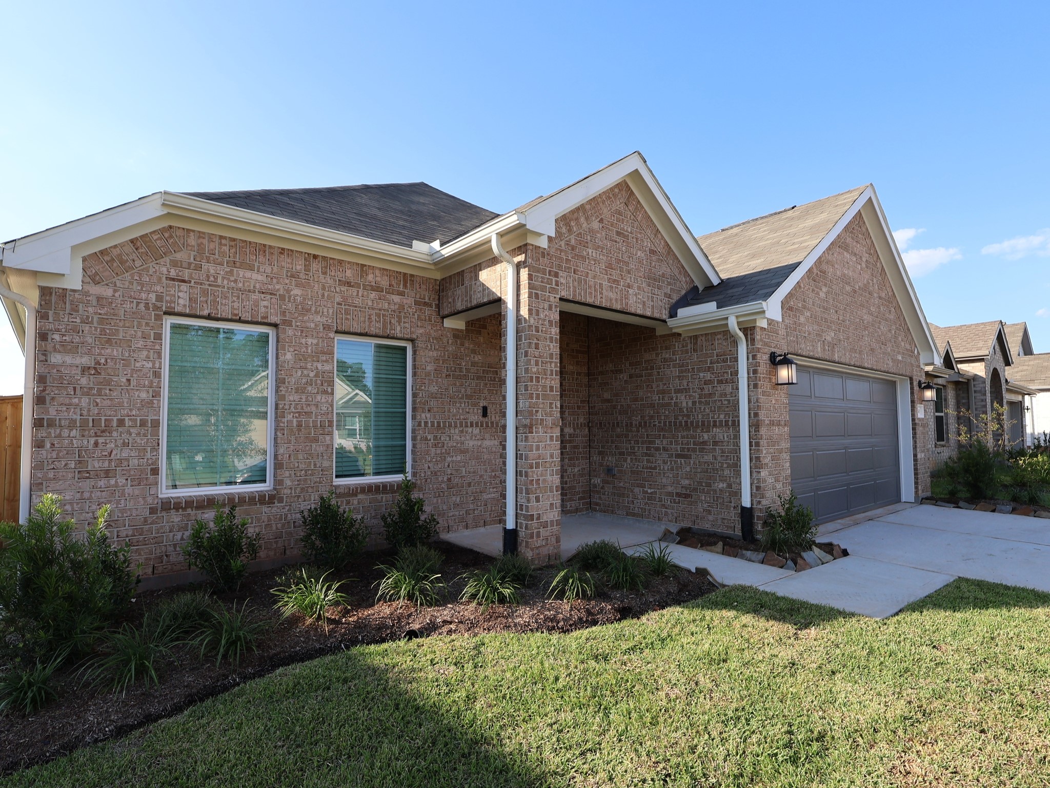 830 Falling Cave Drive Willis, TX 77378 - Photo 8 of 38