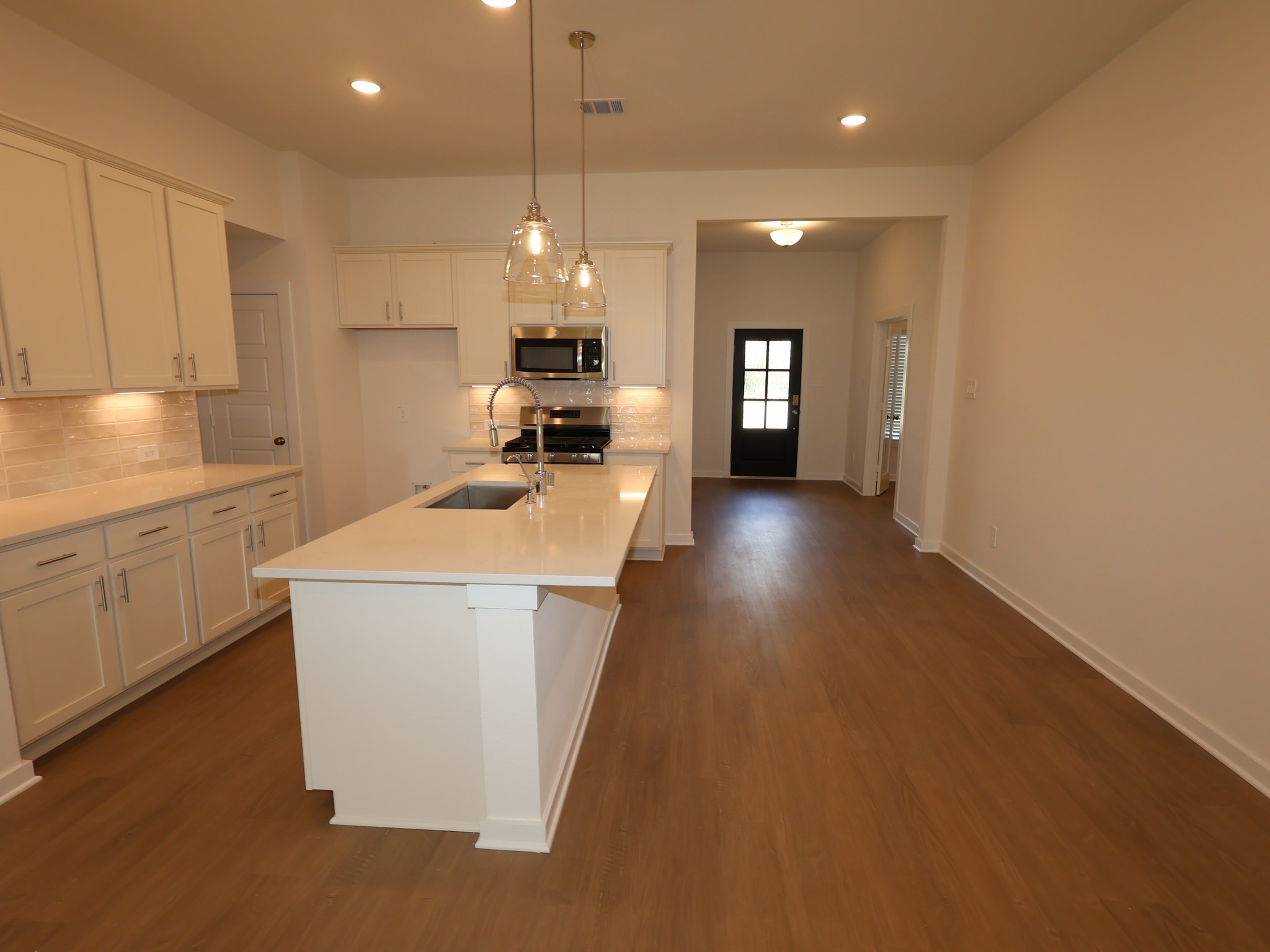 830 Falling Cave Drive Willis, TX 77378 - Photo 10 of 38