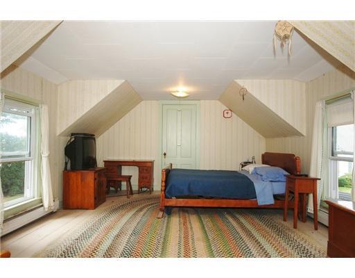 9 Shaker Road Gray, ME 04039 - Photo 21 of 25 Master Bedroom. 2nd Flr, w/ Walk-in...