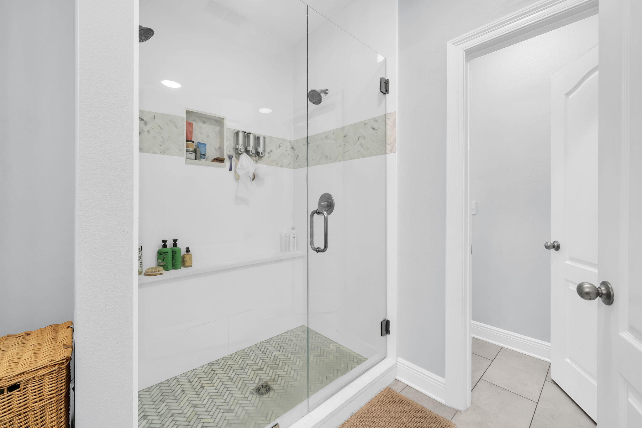 98 Bald Eagle Drive Santa Rosa Beach, FL 32459 - Photo 24 of 48 a bathroom with a shower