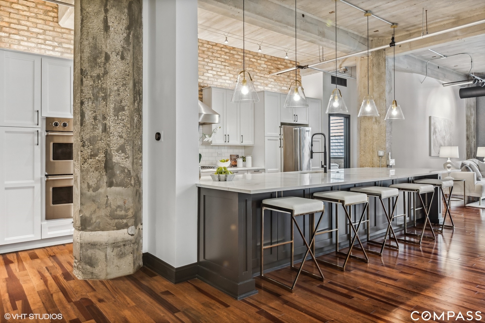 850 West Adams Street, Unit 2E Chicago, IL 60607 - Photo 3 of 36 a large kitchen with a table and chairs