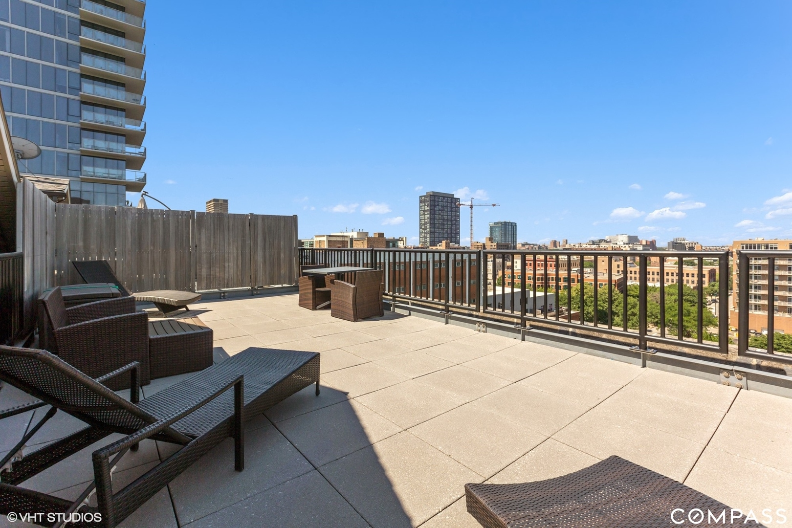 850 West Adams Street, Unit 2E Chicago, IL 60607 - Photo 34 of 36 a view of a terrace with a couch