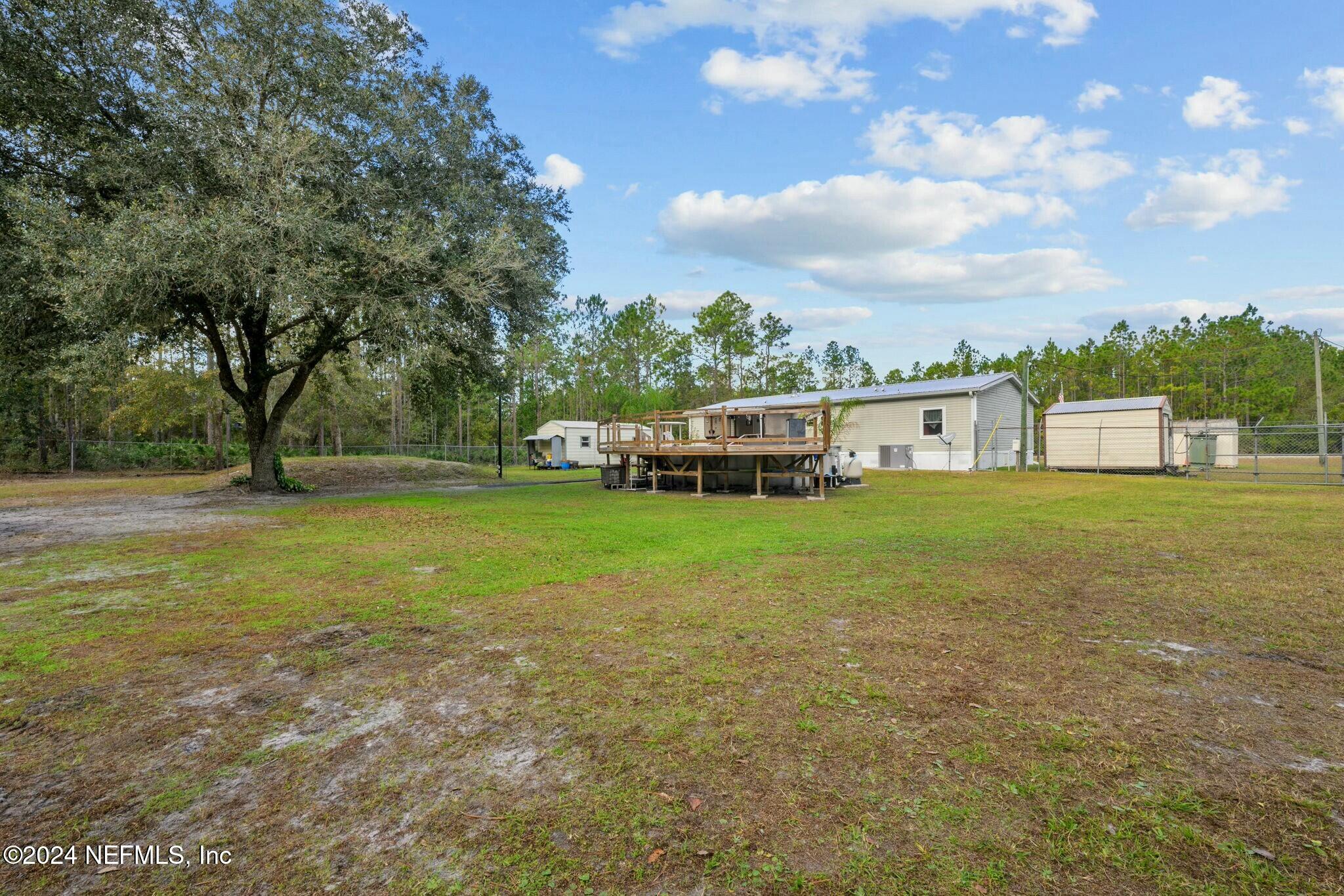 135 East Satsuma Road Palatka, FL 32177 - Photo 30 of 32 Backyard view