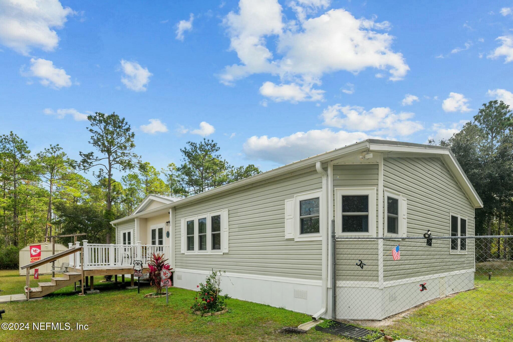 135 East Satsuma Road Palatka, FL 32177 - Photo 3 of 32 Front of home