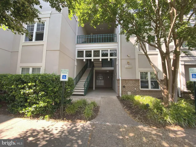 $2,600 | 12004 Taliesin Place, Unit 32, Reston, VA 20190