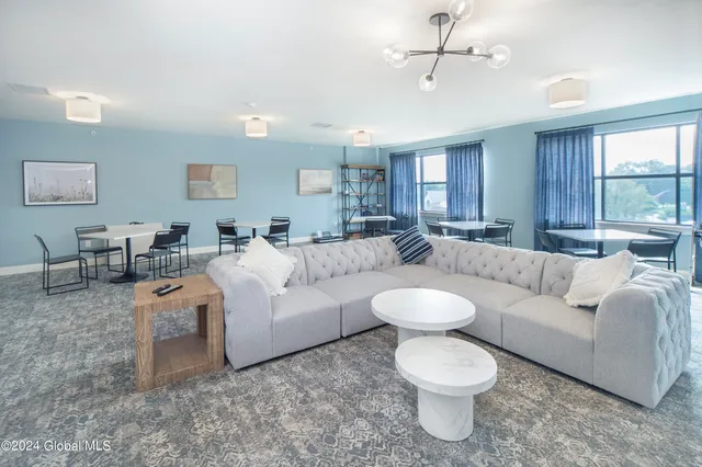 $2,600 | 28 Everett Rd Extension, Albany, NY 12205