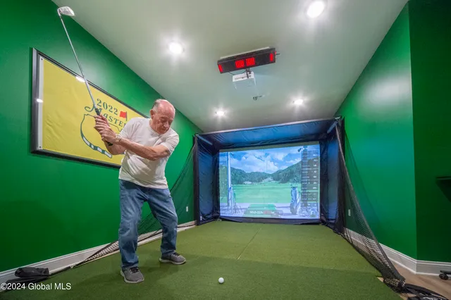 $2,600 | 28 Everett Rd Extension, Albany, NY 12205