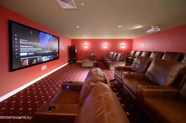 $2,600 | 28 Everett Rd Extension, Albany, NY 12205