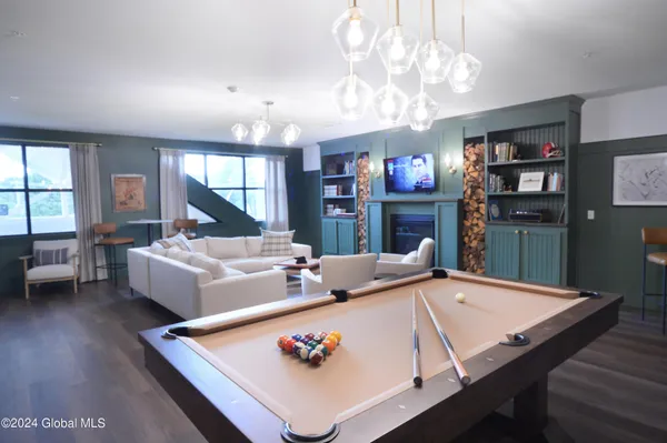 $2,600 | 28 Everett Rd Extension, Albany, NY 12205