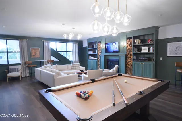 $2,600 | 28 Everett Rd Extension, Albany, NY 12205