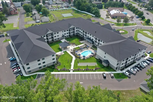 $2,600 | 28 Everett Rd Extension, Albany, NY 12205