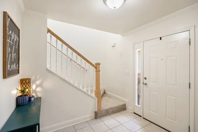 a view of entryway and workspace