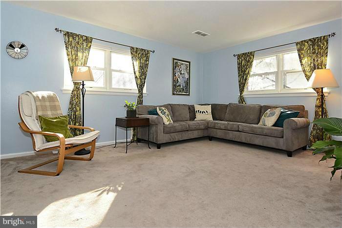 10314 Julep Avenue Silver Spring, MD 20902 - Photo 15 of 29 Family Room