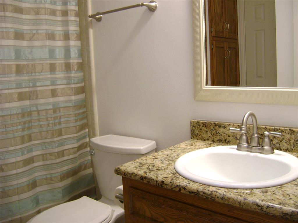 1714 Redbud Lane Euless, TX 76039 - Photo 18 of 23
