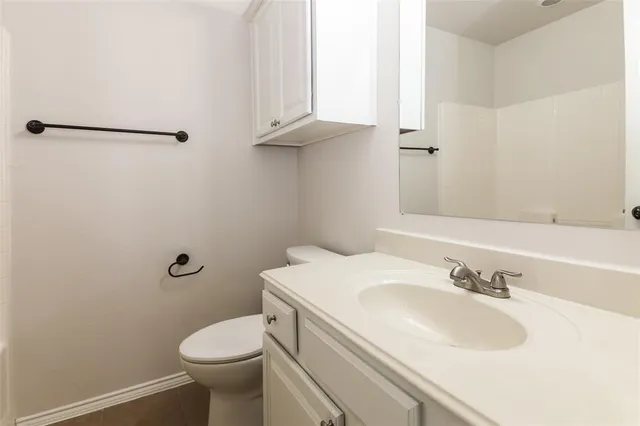 $1,990 | 824 Matthew Lane, Royse City, TX 75189