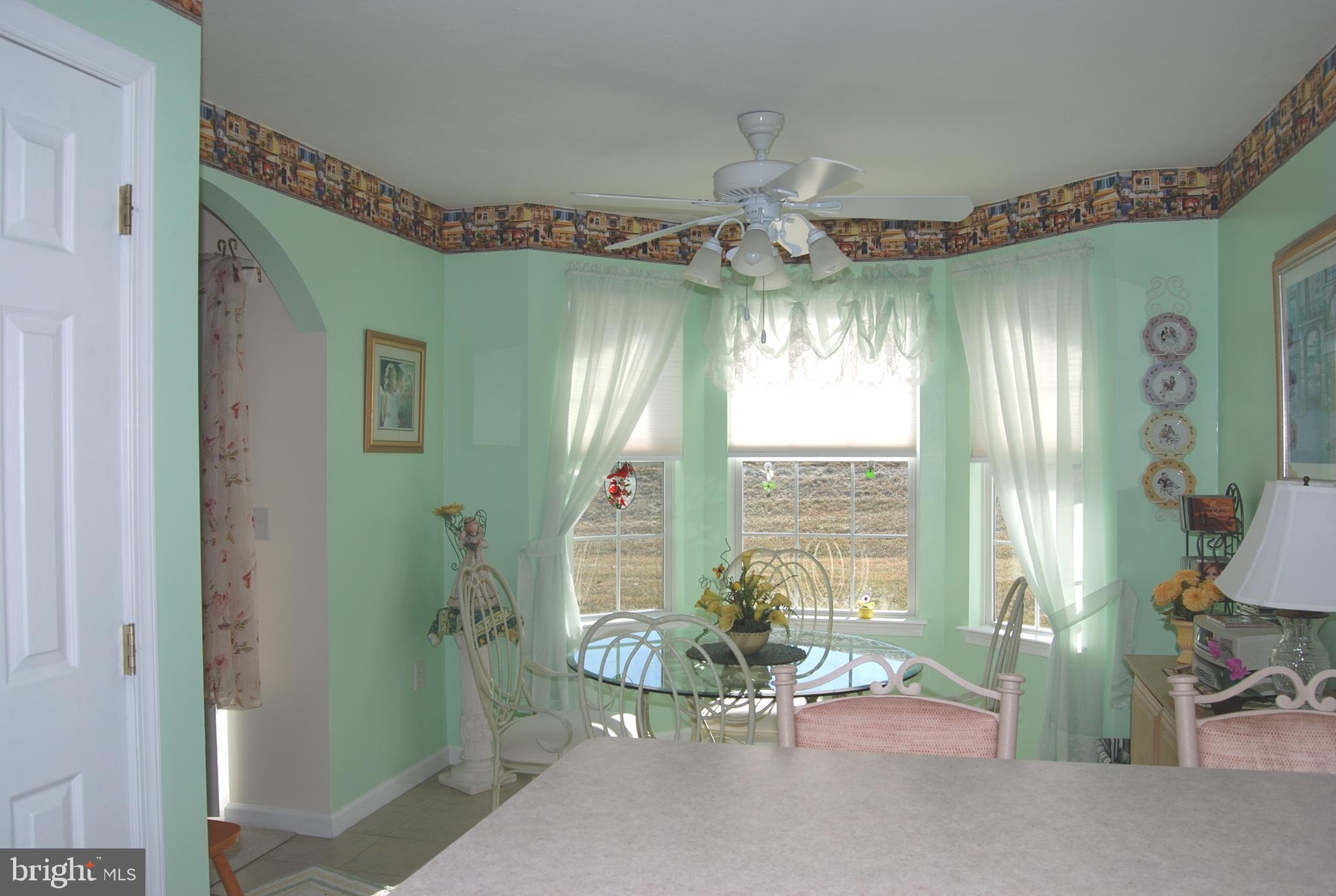 7028 Seneca Ridge Drive York, PA 17403 - Photo 8 of 20 Gallery Image 8