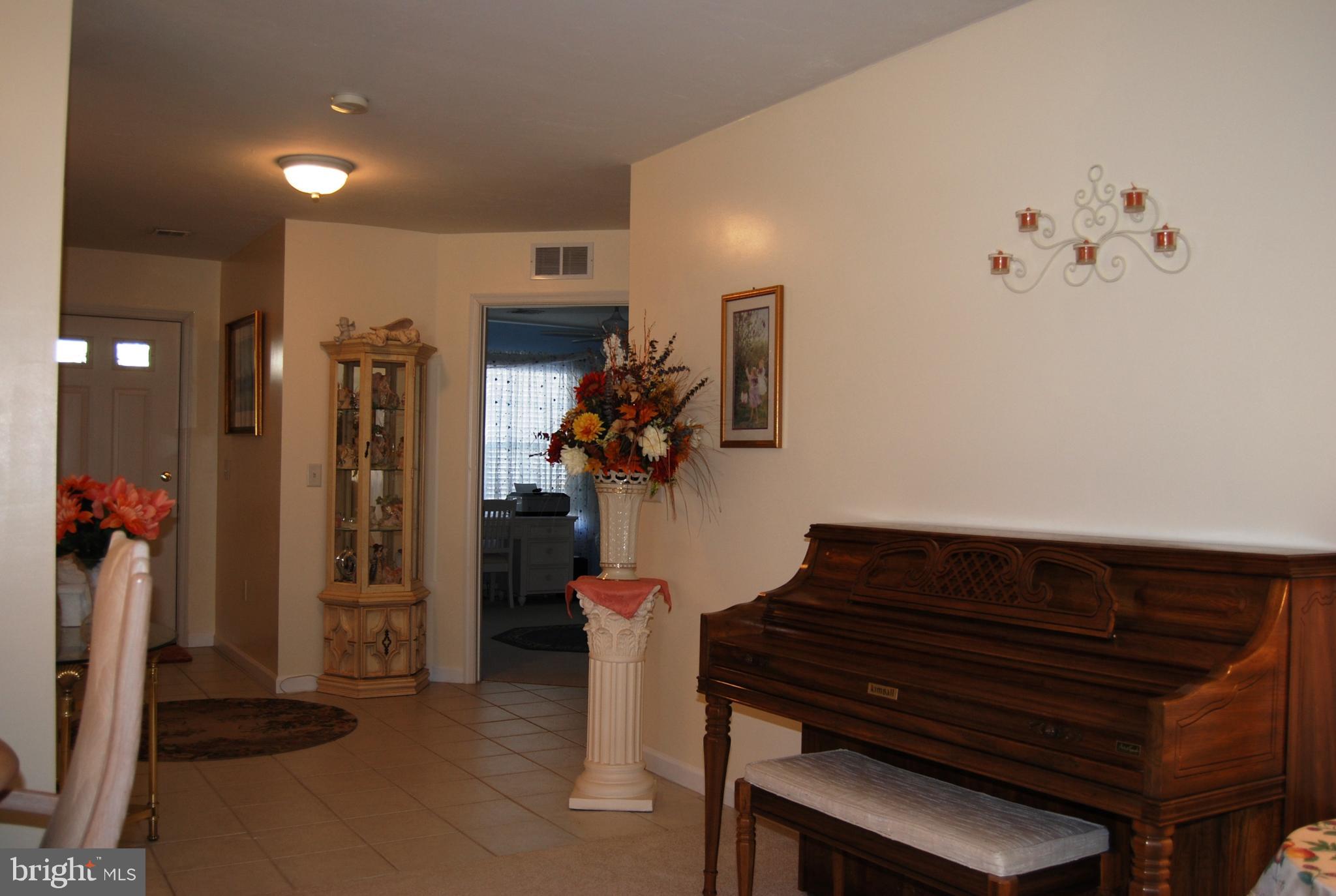 7028 Seneca Ridge Drive York, PA 17403 - Photo 10 of 20 Gallery Image 10