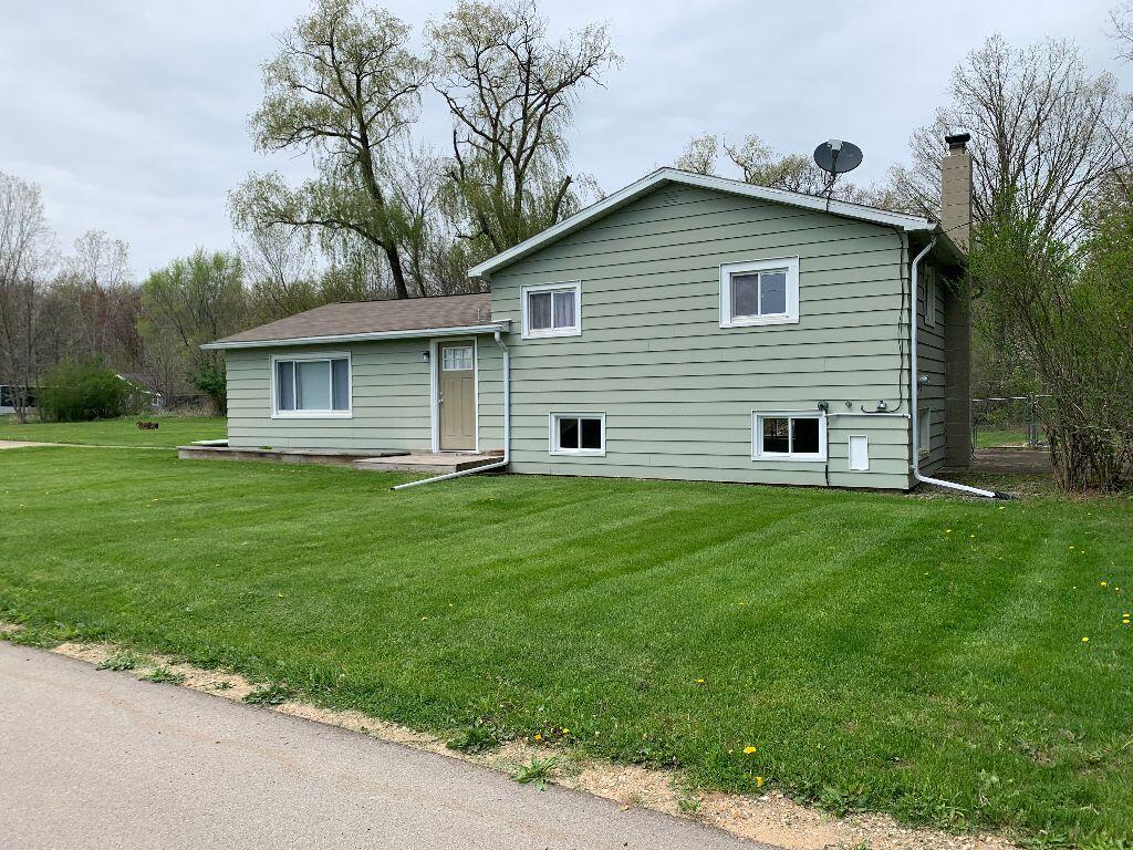 2496 Elliott Road Jackson, MI 49201 - Photo 3 of 26 2496 Elliott new 3