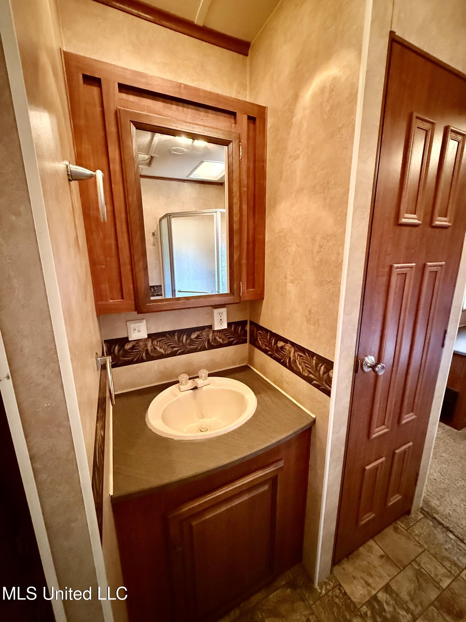 276 Martin Lane Raleigh, MS 39153 - Photo 14 of 34 IMG_1676