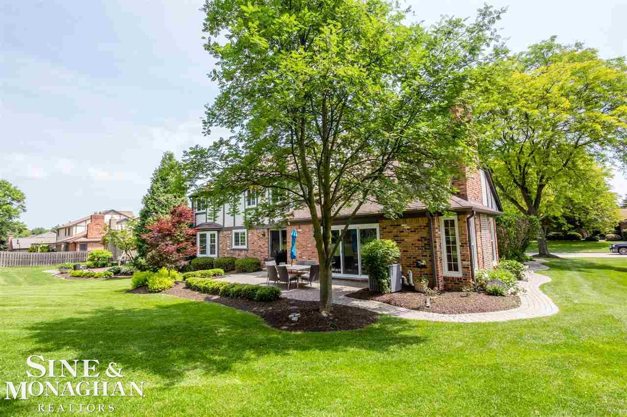 422 Lake Forest Road Rochester Hills, MI 48309 - Photo 48 of 59