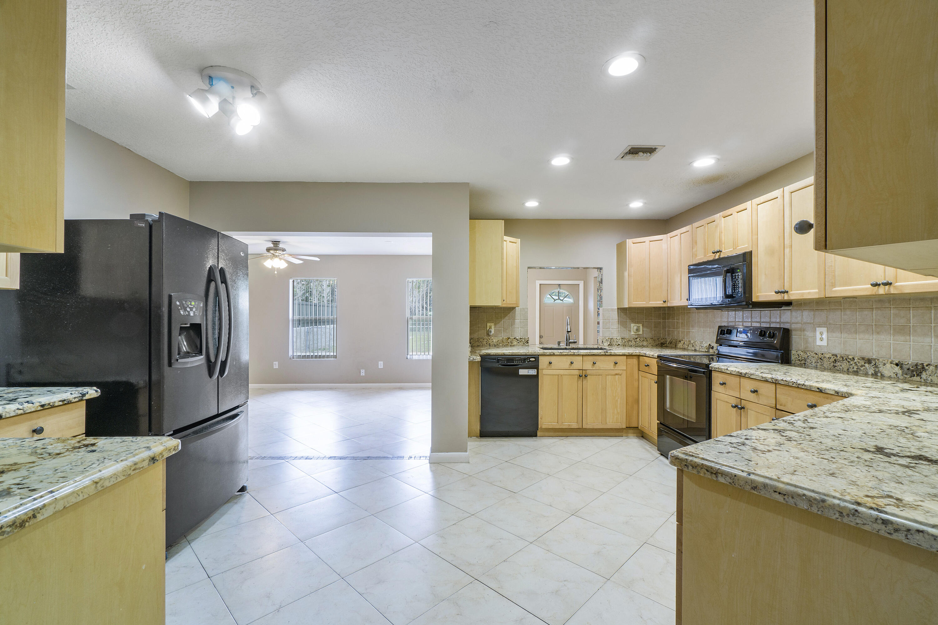 5199 1st Road Lake Worth, FL 33467 - Photo 28 of 35 Kitchen